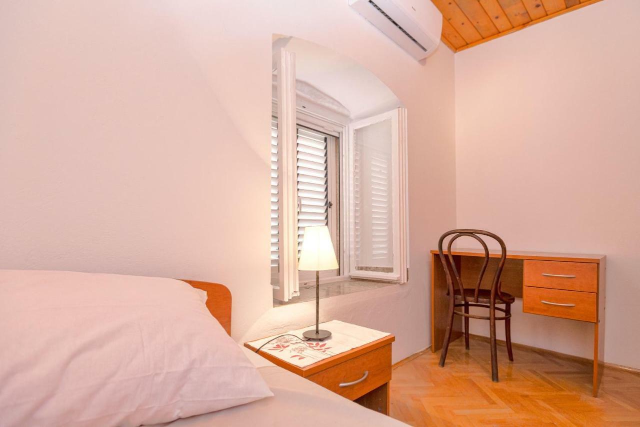 Apartment Mediteran Stari Grad  Exterior photo
