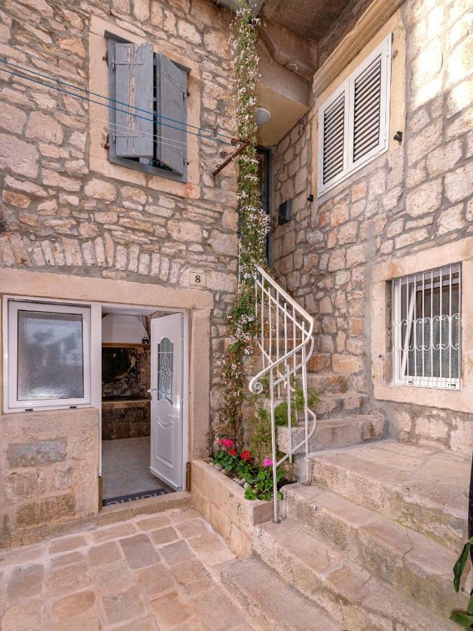 Apartment Mediteran Stari Grad  Exterior photo